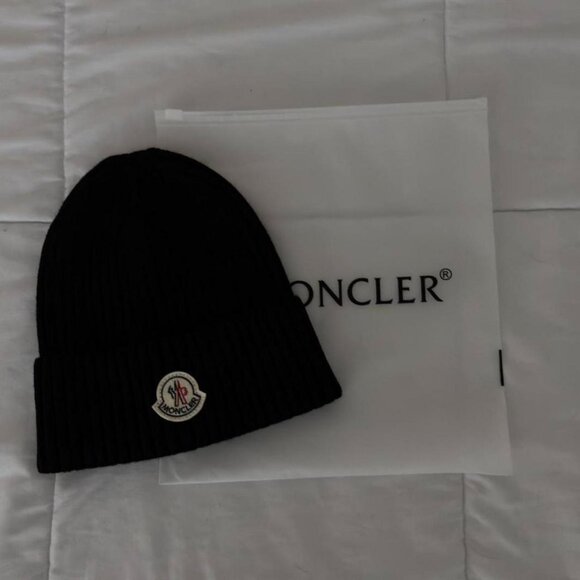 Moncler Classic Black Knit Beanie - Picture 2 of 4